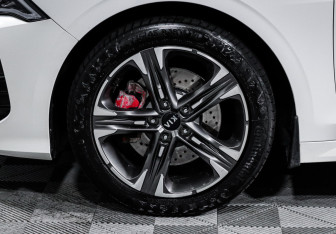 Подержанный автомобиль Kia K5 2021 года (14 фото)