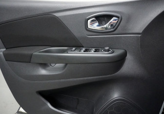 Подержанный автомобиль Renault Kaptur 2017 года (13 фото)