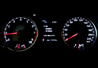 Подержанный автомобиль Toyota RAV4 2019 года (13 фото)