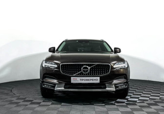 Подержанный автомобиль Volvo V90 Cross Country 2019 года (2 фото)