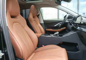 Подержанный автомобиль Omoda C5 2023 года (28 фото)