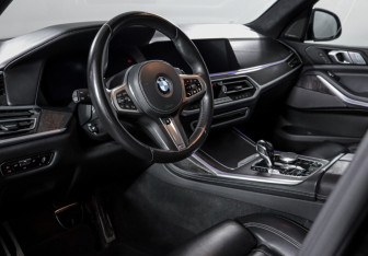 Подержанный автомобиль BMW X7 2021 года (14 фото)
