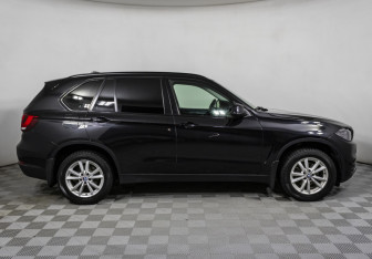 Подержанный автомобиль BMW X5 2015 года (4 фото)