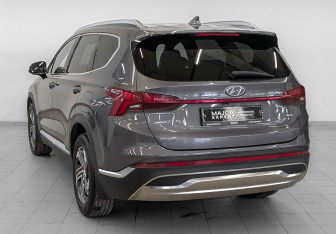 Подержанный автомобиль Hyundai Santa Fe 2022 года (7 фото)