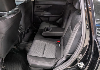 Подержанный автомобиль Mitsubishi Outlander 2019 года (18 фото)