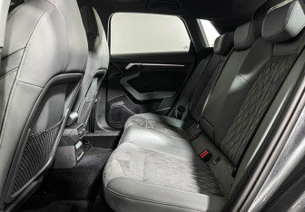 Подержанный автомобиль Audi S3 Hatchback 2020 года (10 фото)