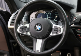Подержанный автомобиль BMW X4 2019 года (18 фото)