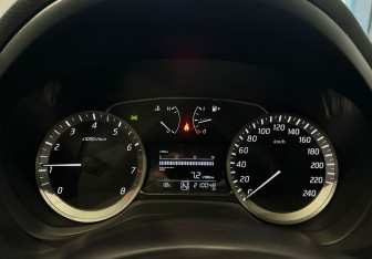 Подержанный автомобиль Nissan Sentra Sedan 2015 года (17 фото)