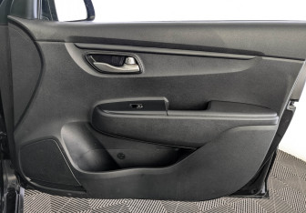 Подержанный автомобиль Kia Rio Hatchback 2020 года (24 фото)