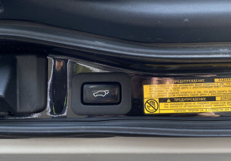 Подержанный автомобиль Lexus LX 2015 года (11 фото)