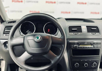 Подержанный автомобиль Skoda Yeti 2012 года (8 фото)