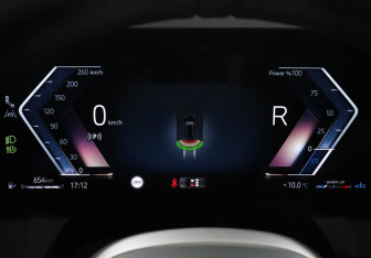 Подержанный автомобиль BMW X3 2025 года (13 фото)