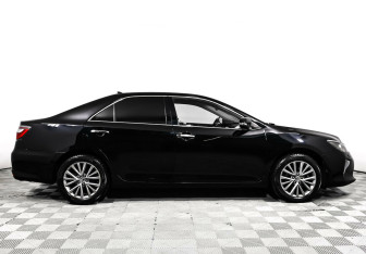 Подержанный автомобиль Toyota Camry Sedan 2017 года (4 фото)