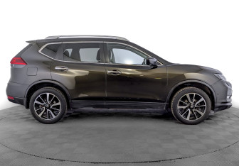 Подержанный автомобиль Nissan X-Trail 2019 года (4 фото)