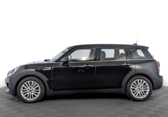 Подержанный автомобиль MINI Clubman Wagon 2019 года (8 фото)