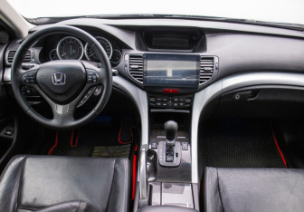 Подержанный автомобиль Honda Accord Sedan 2011 года (13 фото)