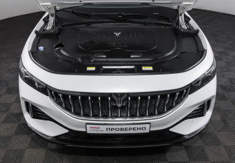 Подержанный автомобиль Voyah Free 2022 года (9 фото)