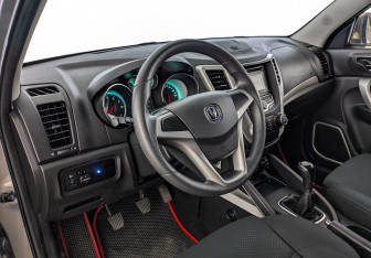 Подержанный автомобиль Changan CS35 2015 года (11 фото)