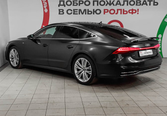 Подержанный автомобиль Audi A7 2021 года (6 фото)