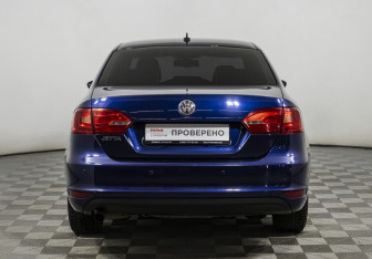 Подержанный автомобиль Volkswagen Jetta Sedan 2012 года (6 фото)