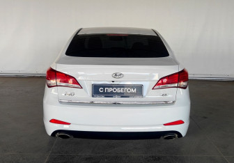 Подержанный автомобиль Hyundai i40 Sedan 2015 года (6 фото)