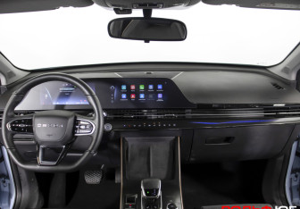 Подержанный автомобиль Omoda C5 2024 года (14 фото)