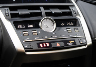 Подержанный автомобиль Lexus NX 2021 года (19 фото)