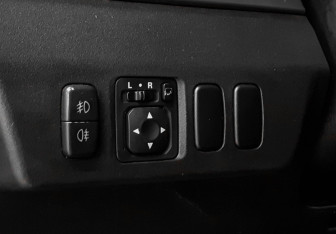 Подержанный автомобиль Mitsubishi Pajero 2007 года (16 фото)