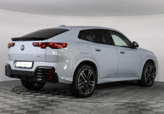 Подержанный автомобиль BMW X2 2024 года (2 фото)