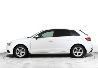 Подержанный автомобиль Audi A3 Hatchback 2016 года (8 фото)