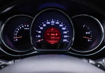 Подержанный автомобиль Kia Ceed Hatchback 2015 года (12 фото)
