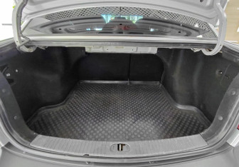 Подержанный автомобиль Kia Rio Sedan 2006 года (18 фото)