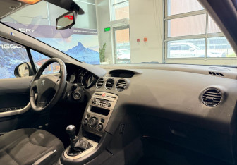 Подержанный автомобиль Peugeot 408 2013 года (9 фото)