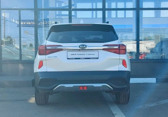 Подержанный автомобиль Kia Seltos 2021 года (6 фото)