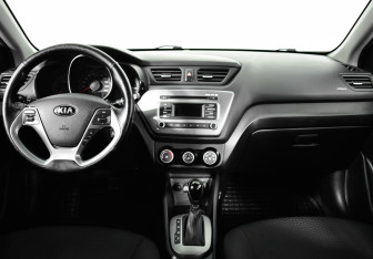 Подержанный автомобиль Kia Rio Hatchback 2016 года (6 фото)