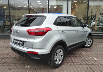 Подержанный автомобиль Hyundai Creta 2018 года (8 фото)