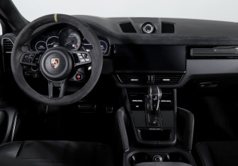 Подержанный автомобиль Porsche Cayenne 2021 года (12 фото)