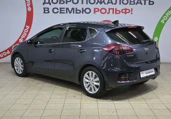 Подержанный автомобиль Kia Ceed Hatchback 2018 года (6 фото)