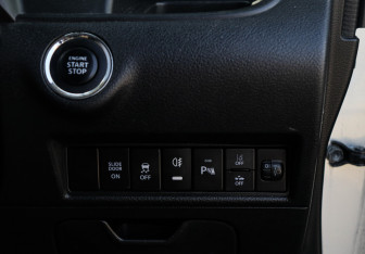 Подержанный автомобиль Suzuki Solio 2019 года (15 фото)