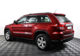 Подержанный автомобиль Jeep Grand Cherokee 2013 года (7 фото)