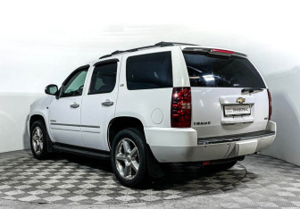 Подержанный автомобиль Chevrolet Tahoe 2011 года (7 фото)