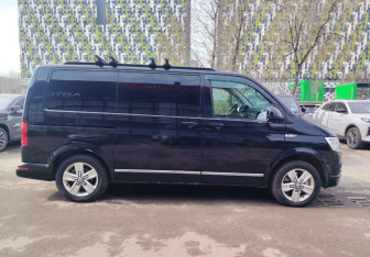Подержанный автомобиль Volkswagen Multivan 2019 года (4 фото)