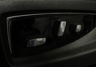 Подержанный автомобиль Cadillac Escalade Suv 2019 года (20 фото)