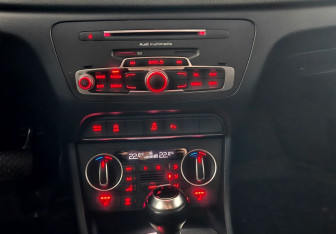 Подержанный автомобиль Audi Q3 2015 года (18 фото)