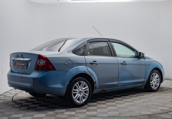 Подержанный автомобиль Ford Focus Sedan 2008 года (5 фото)
