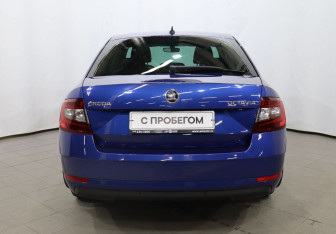 Подержанный автомобиль Skoda Octavia Liftback 2019 года (5 фото)