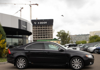 Подержанный автомобиль Volvo S80 2010 года (3 фото)