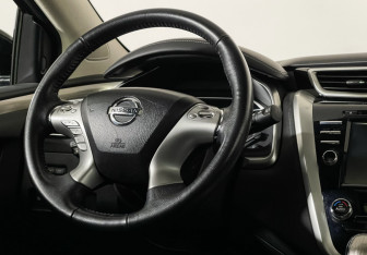 Подержанный автомобиль Nissan Murano Suv 2018 года (12 фото)