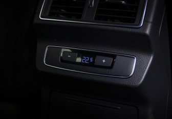 Подержанный автомобиль Audi Q5 2017 года (20 фото)