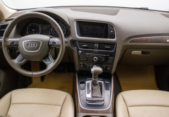 Подержанный автомобиль Audi Q5 2012 года (13 фото)